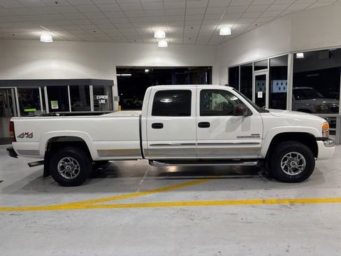 Used 2004 GMC Sierra 2500 SLT w/ Heavy-Duty Power Package AWD/4WD image 7