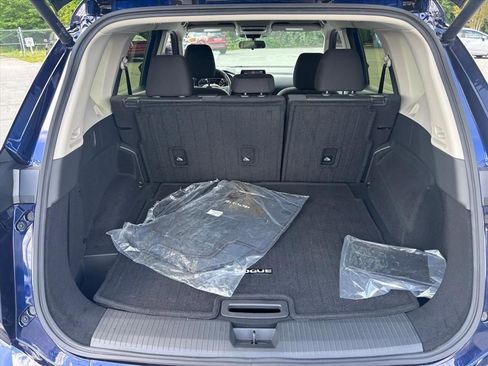Used 2025 Nissan Rogue SV FWD image 26