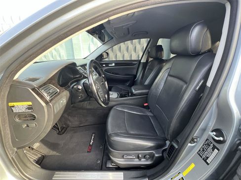 Used 2014 Hyundai Genesis 3.8 image 10
