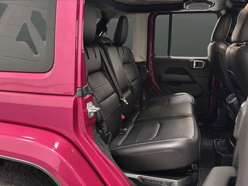 Used 2021 Jeep Wrangler Unlimited Sahara w/ Cold Weather Group AWD/4WD image 24