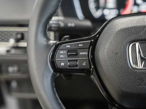 Used 2025 Honda Civic Sport image 25
