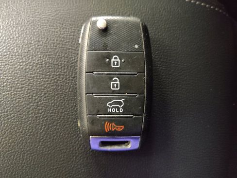 Used 2018 Kia Sorento FWD V6 image 32