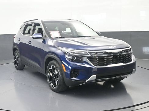 Used 2024 Kia Seltos EX FWD image 9