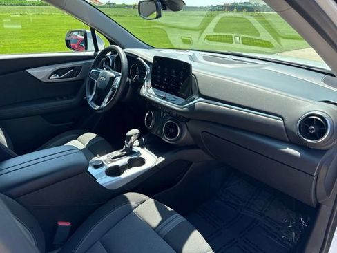 Used 2024 Chevrolet Blazer LT w/ Convenience Package FWD image 23