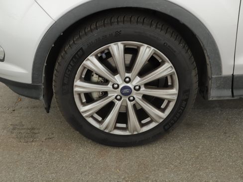 Used 2017 Ford Escape Titanium FWD image 16