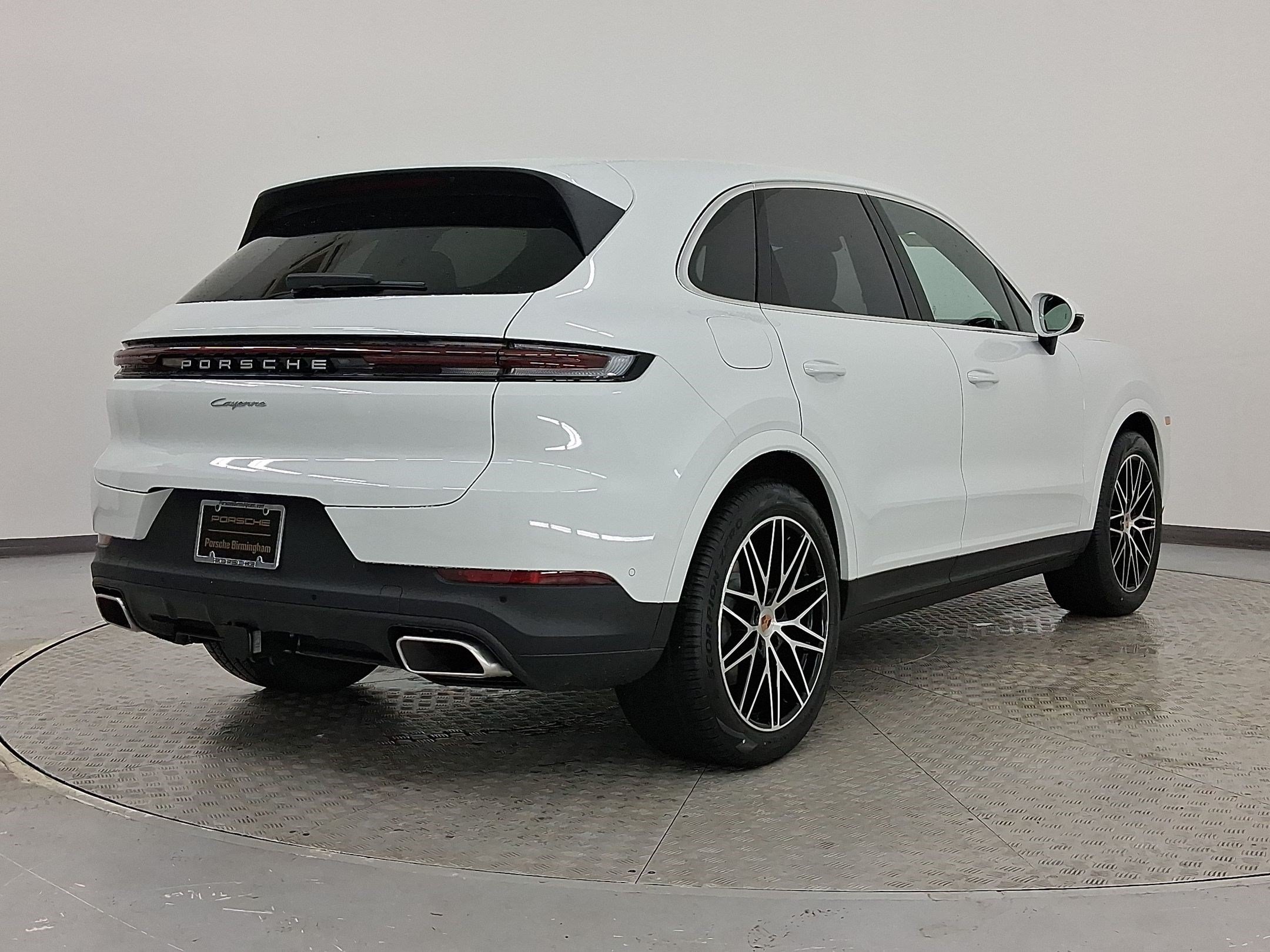 Used 2026 Porsche Cayenne AWD/4WD image 9