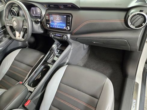 Used 2022 Nissan Kicks SR w/ Premium Package FWD image 22