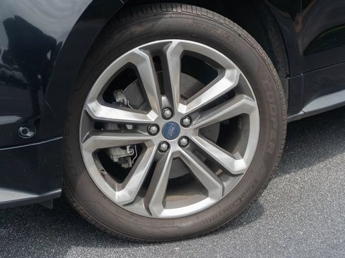 Used 2017 Ford Edge Sport w/ Equipment Group 401A AWD/4WD image 2