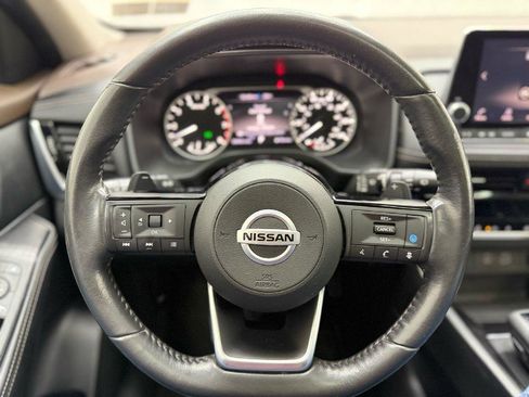 Used 2021 Nissan Rogue SV w/ Premium Package AWD/4WD image 13