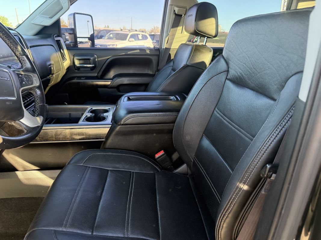 Used 2015 GMC Sierra 2500 Denali w/ Duramax Plus Package AWD/4WD image 27