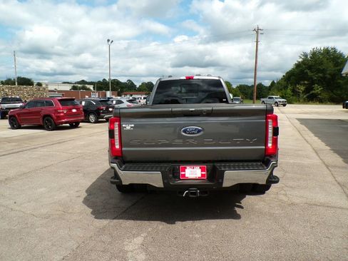 Used 2023 Ford F250 Lariat image 11