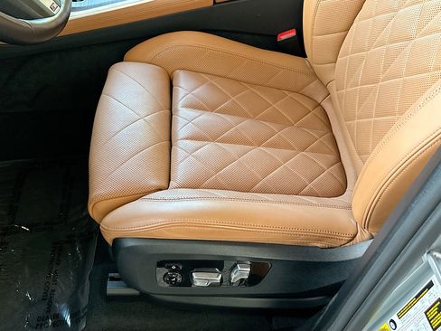 Certified 2023 BMW X7 xDrive40i w/ M Sport Package AWD/4WD image 19
