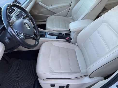 Used 2018 Volkswagen Passat 2.0T SE image 19