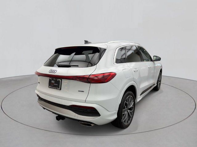 Used 2025 Audi Q5 Premium Plus w/ Premium Plus AWD/4WD image 4