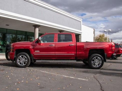 Used 2019 Chevrolet Silverado 2500 High Country w/ Duramax Plus Package image 4