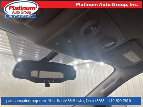 Used 2017 Chevrolet Traverse LT image 22