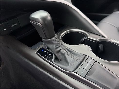 Used 2023 Toyota Camry SE image 19