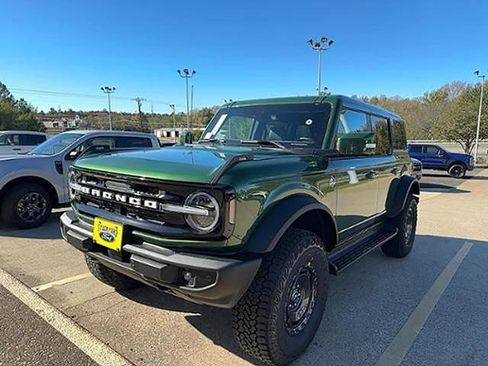 New 2025 Ford Bronco Outer Banks w/ Sasquatch Package image 4