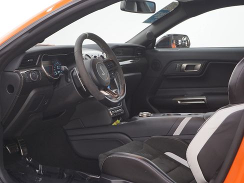 Used 2020 Ford Mustang Shelby GT500 w/ Carbon Fibre Track Pack image 31