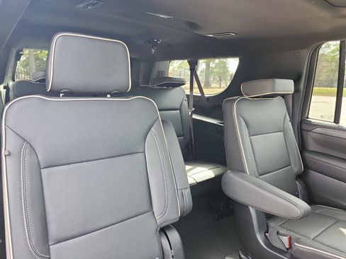 Certified 2024 GMC Yukon XL SLT w/ SLT Premium Package image 10