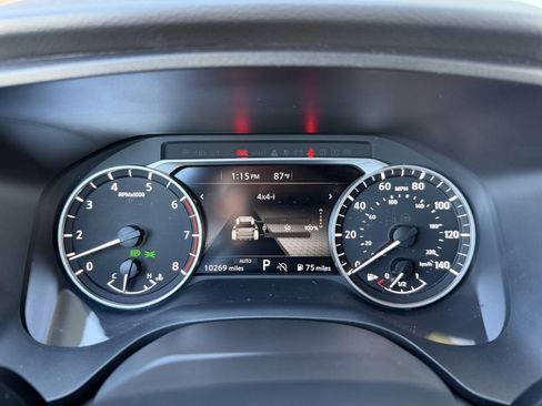 Used 2025 Nissan Rogue SV AWD/4WD image 18
