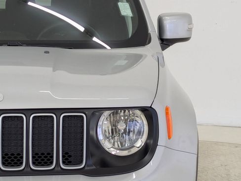 Used 2021 Jeep Renegade Latitude image 11