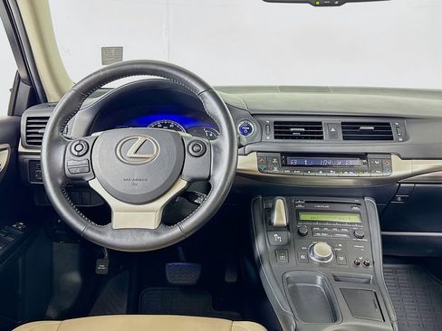 Used 2016 Lexus CT 200h w/ Seat Comfort Package FWD image 13