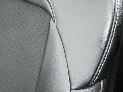 Used 2024 Jeep Grand Cherokee Altitude image 12