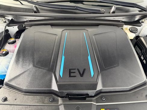 Used 2023 Hyundai Ioniq 5 SEL image 36