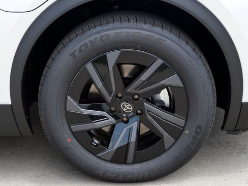 New 2026 Toyota C-HR AWD/4WD image 9