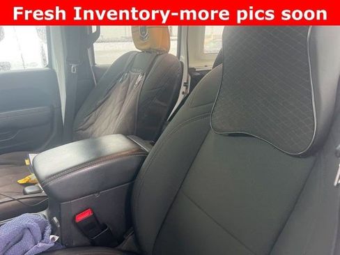 Used 2020 Jeep Wrangler Unlimited Sahara AWD/4WD image 2
