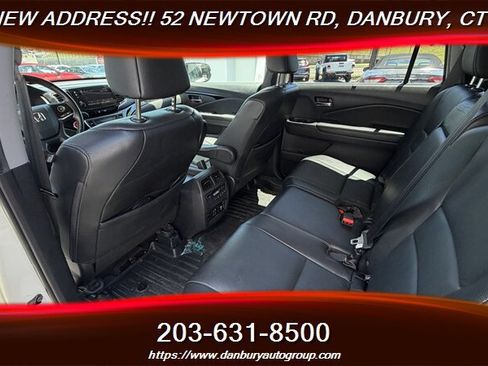 Used 2019 Honda Pilot Touring image 17