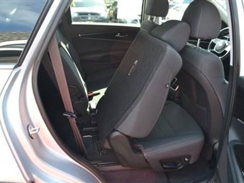 Used 2020 Kia Sorento LX AWD/4WD image 21
