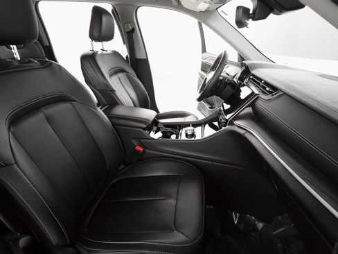 Certified 2022 Jeep Grand Cherokee Limited image 12