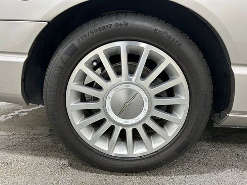 Used 2004 Ford Thunderbird image 10