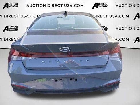 Used 2022 Hyundai Elantra SEL FWD image 9