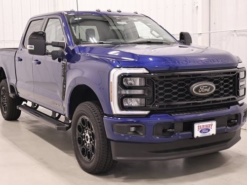 New 2026 Ford F250 Lariat w/ Black Appearance Package AWD/4WD image 3
