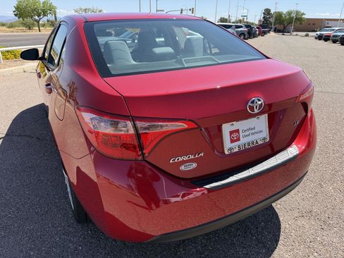 Used 2017 Toyota Corolla LE w/ Carpet Mat Package (TMS) FWD image 4
