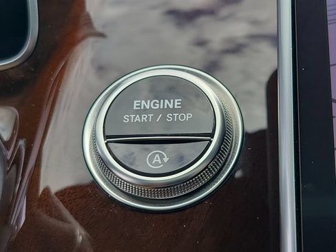Used 2025 Mercedes-Benz S 500 4MATIC image 39