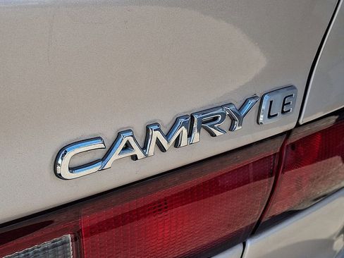 Used 1998 Toyota Camry LE image 28