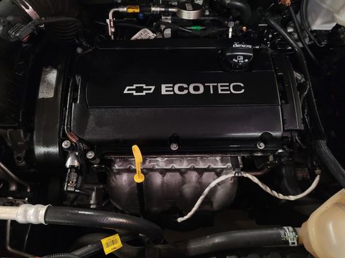 Used 2018 Chevrolet Sonic LT image 30