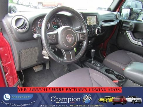 Used 2013 Jeep Wrangler Unlimited Sahara w/ Connectivity Group AWD/4WD image 11