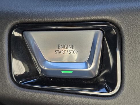 Certified 2025 GMC Yukon Denali image 21