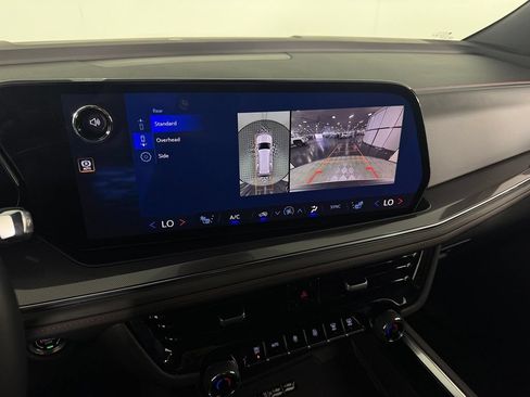 Used 2026 Chevrolet Tahoe RST AWD/4WD image 18