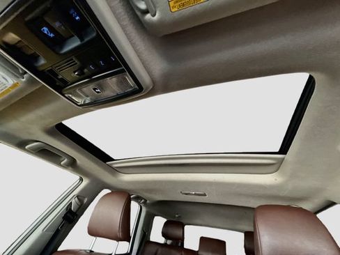 Used 2023 Toyota 4Runner Limited AWD/4WD image 34
