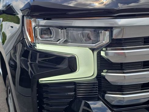 Certified 2025 Chevrolet Silverado 1500 High Country AWD/4WD image 10