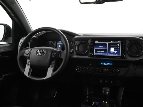 Used 2022 Toyota Tacoma TRD Off-Road image 14