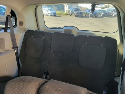 Used 2013 Dodge Grand Caravan SE image 19