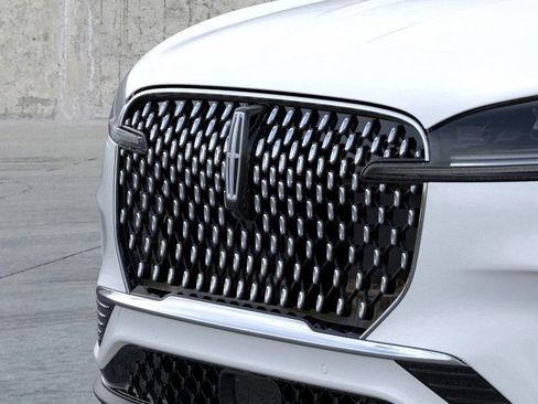 New 2025 Lincoln Aviator Reserve w/ Illumination Package image 17