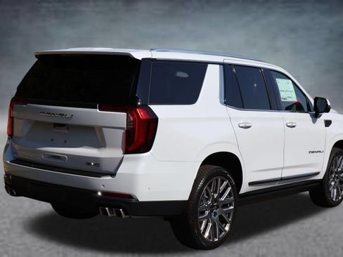 New 2026 GMC Yukon Denali Ultimate w/ LPO, Floor Liner Package AWD/4WD image 3